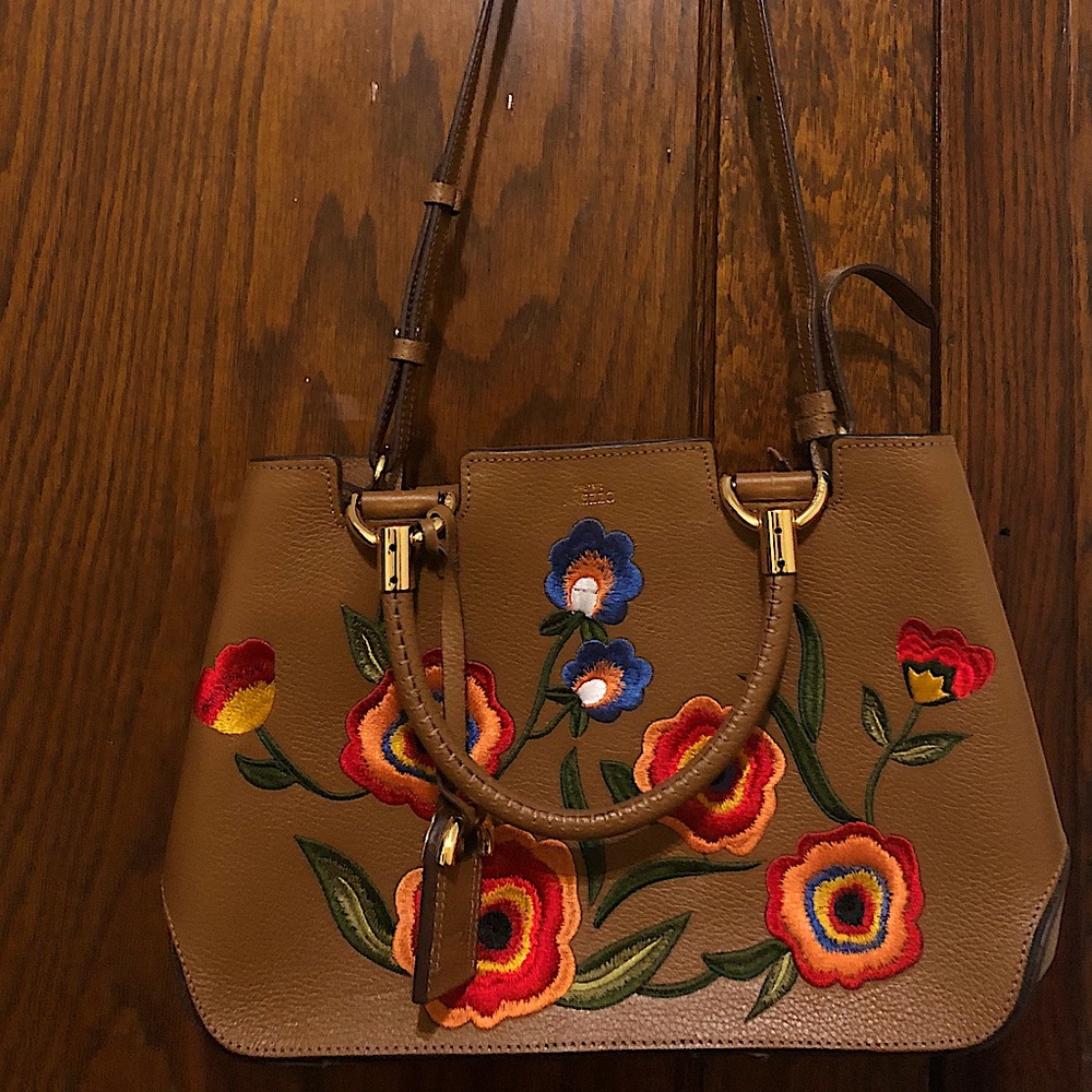 Leather+embroidered hand/ shoulder bag